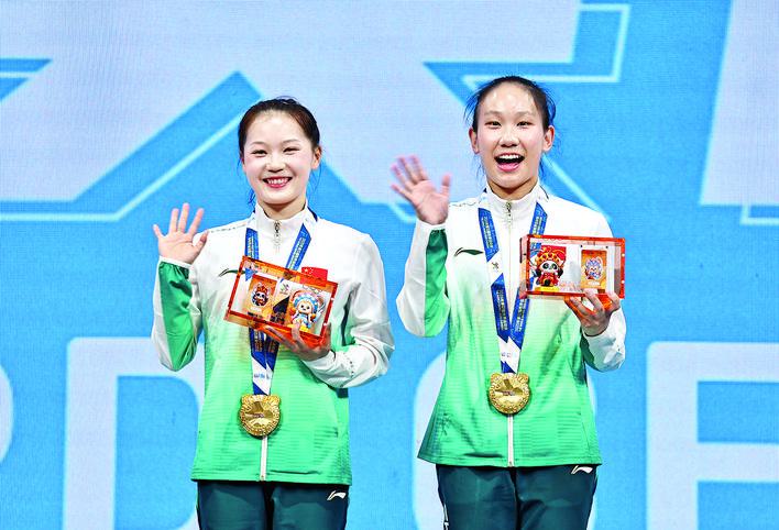 积极地接受, 日进行, 佩奇所在的
