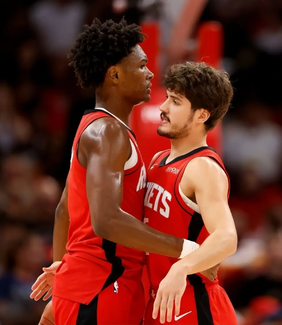 和范乔丹一 和范乔丹一