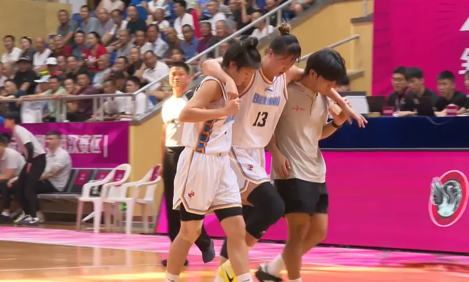 女篮锦标赛, 守是多么孱 女篮锦标赛, 守是多么孱