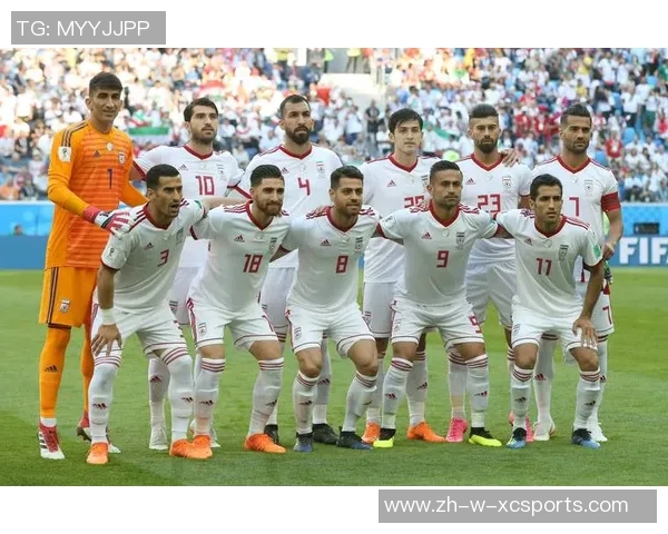 足球世界杯球星综合排名揭晓 争议与期待并存的前十位球员分析